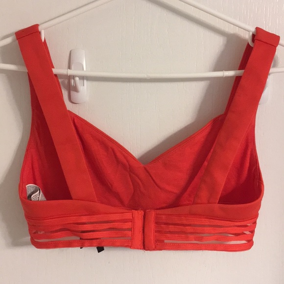 Crop top bra - Picture 2 of 3